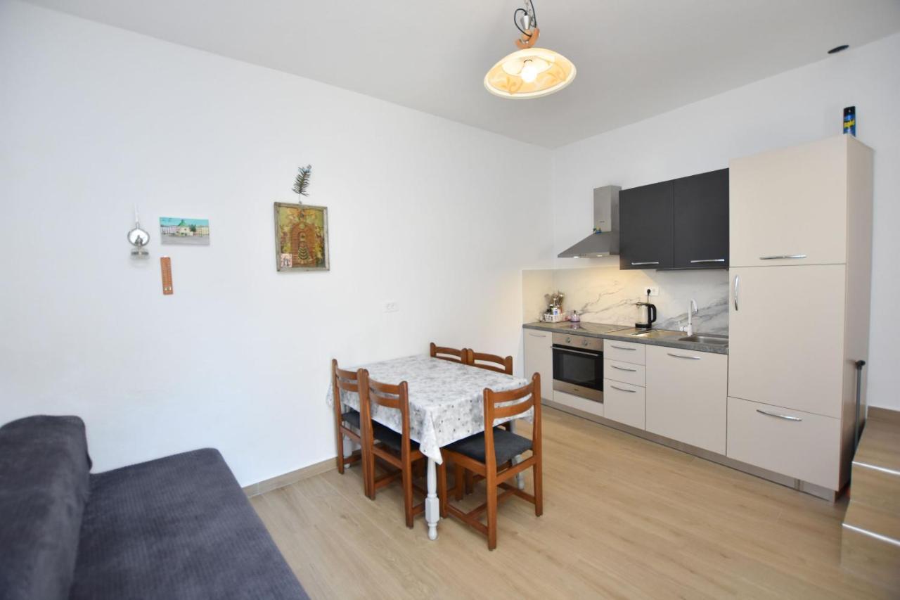 Apartment Miledina Primošten Εξωτερικό φωτογραφία